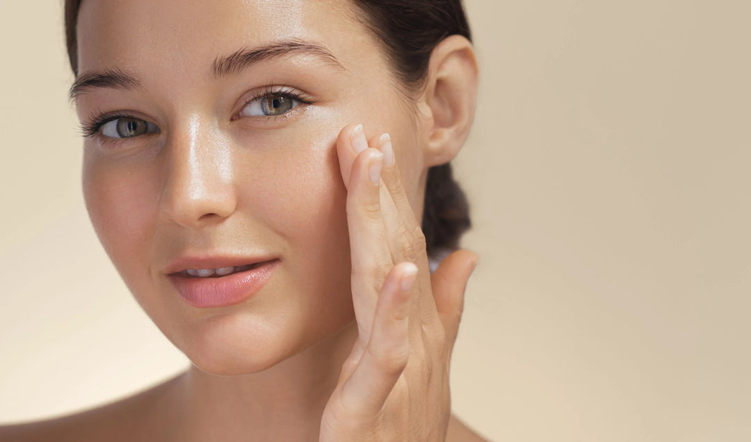 Collagène et Élastine : Pourquoi Votre Peau Les Perd Après 50 Ans